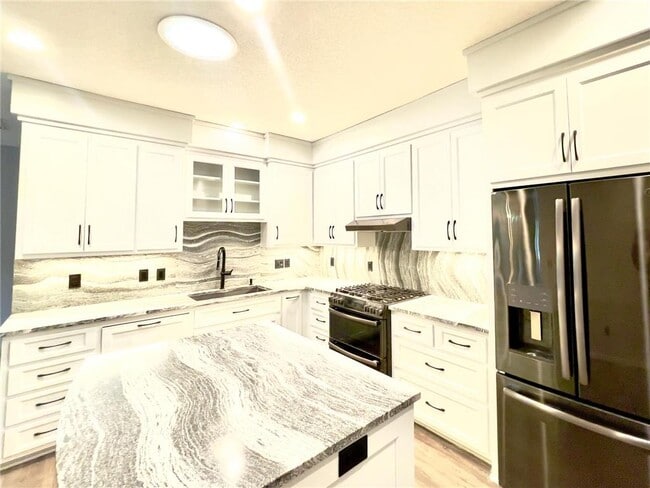 Building Photo - 12022 Vermillion St NE