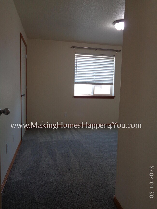 Building Photo - 405 Lavender St