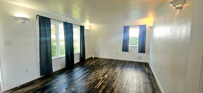 Building Photo - Mullen St. 3 bed/1bath North End with loft