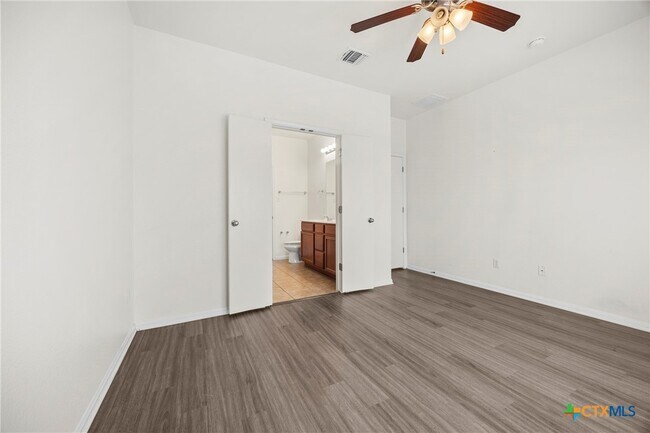 Building Photo - 1217 Roanoke Dr