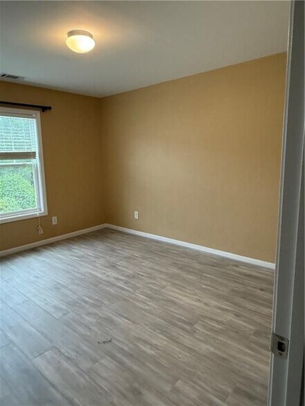 Building Photo - 1600 Gardner Park Dr
