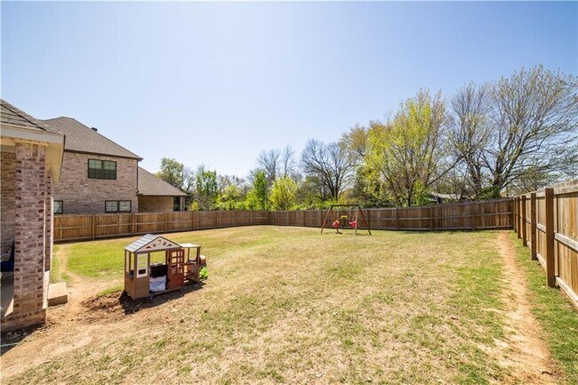 Building Photo - 2195 N Woodlark Ln