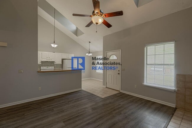 Building Photo - 3 Bed/2 Bath Home in Brandon