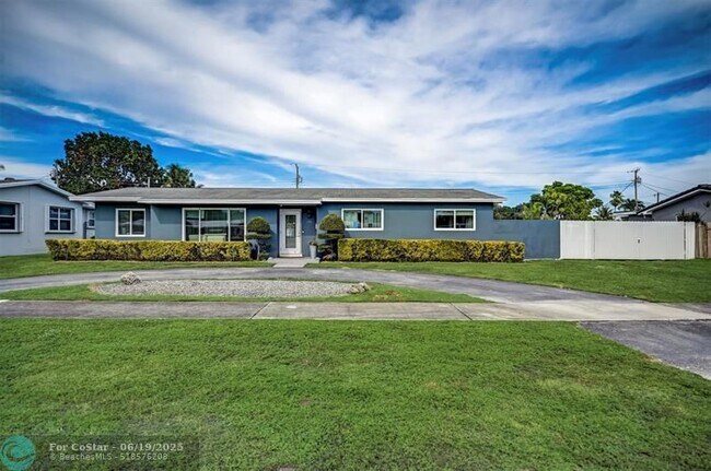 Building Photo - 3325 McKinley St