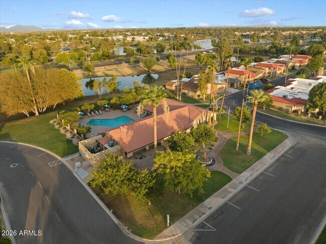 Building Photo - 7922 E Crestwood Way