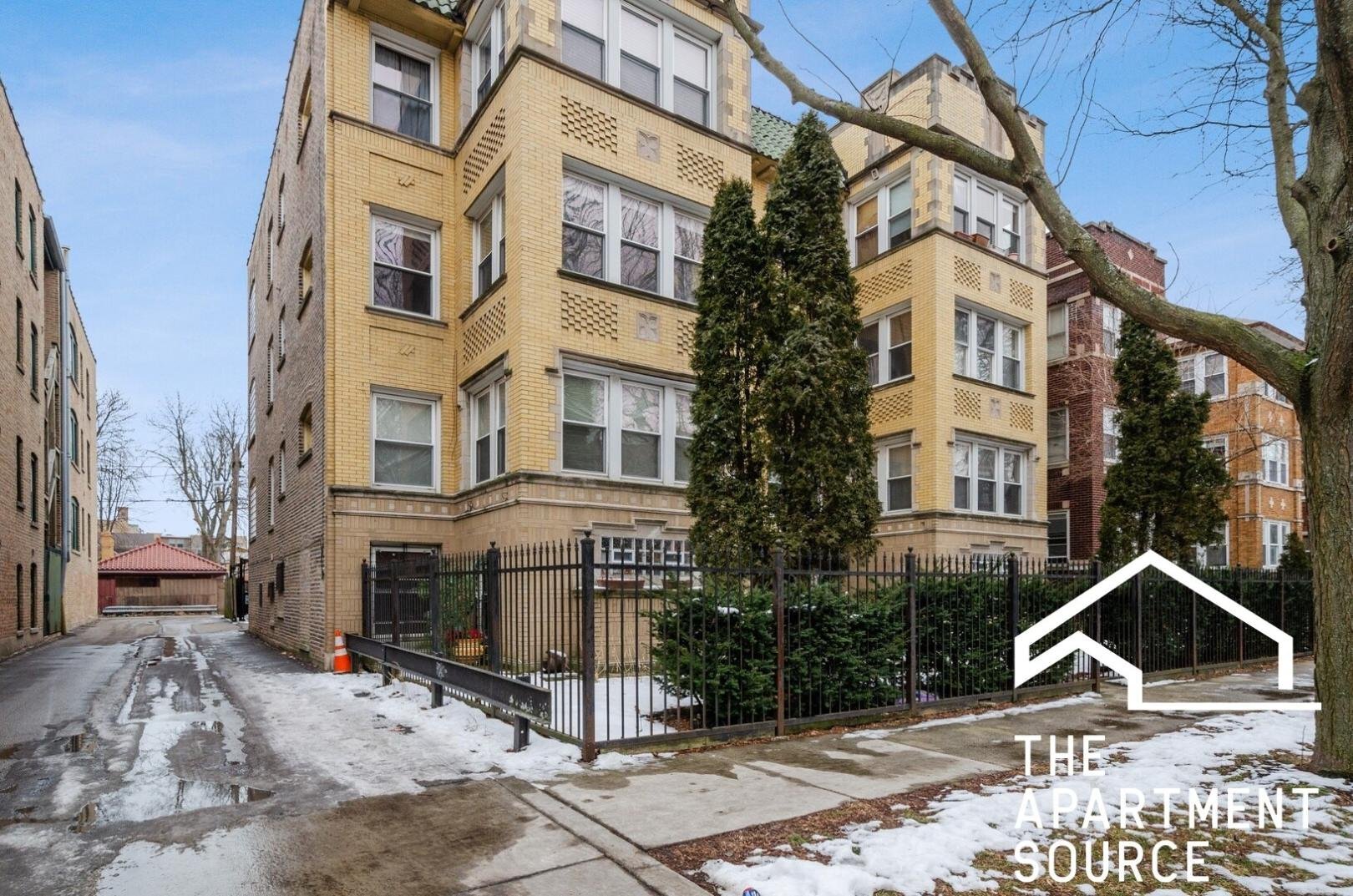 Building Photo - 4937 N St Louis Ave