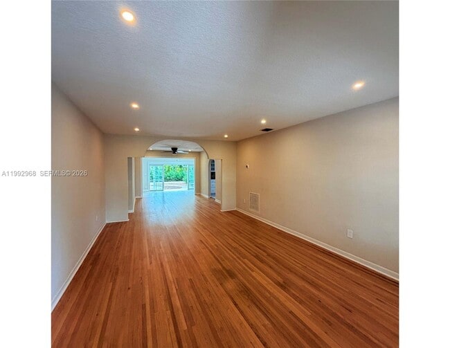 Building Photo - 1032 Obispo Ave