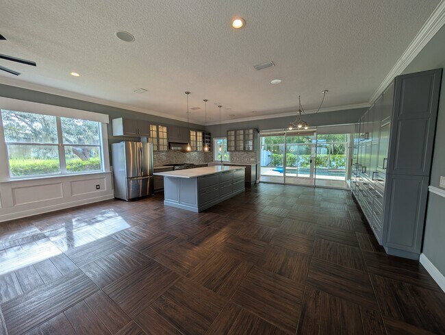 Building Photo - 6535 Meandering Way