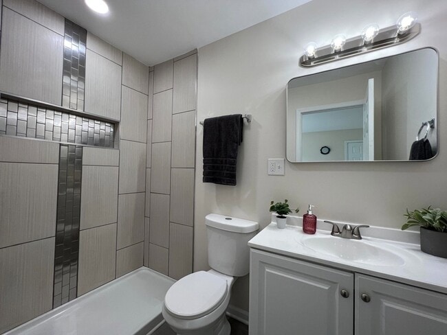 Building Photo - 237 Krouser Dr