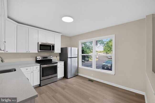 Building Photo - 55 Oak Crest Ct