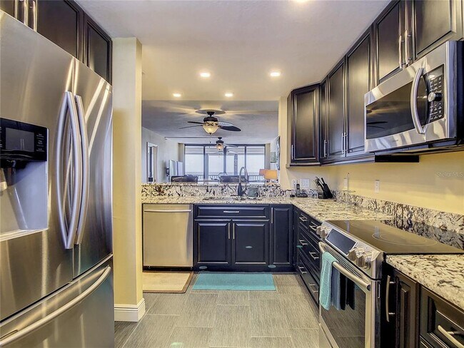 Building Photo - 15462 Gulf Blvd