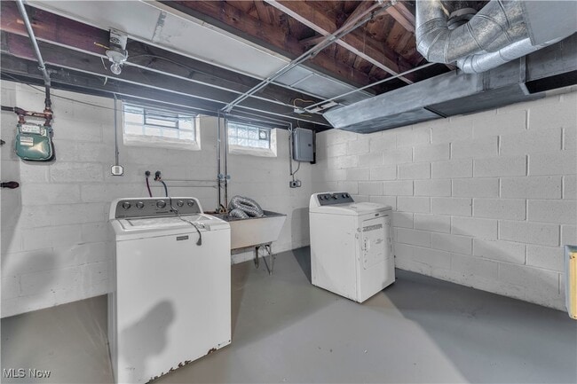 Building Photo - 25730 Shoreview Ave