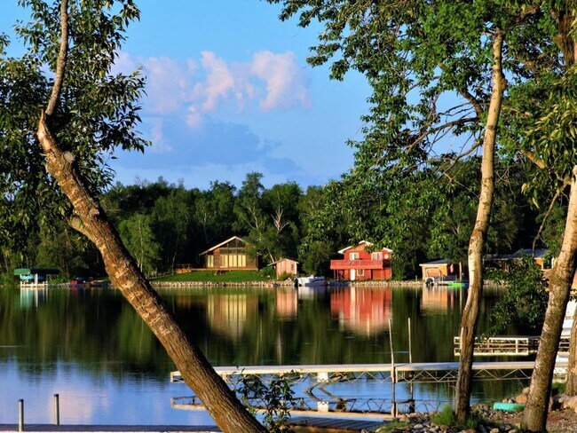 Building Photo - 80 Twin Oaks Shr