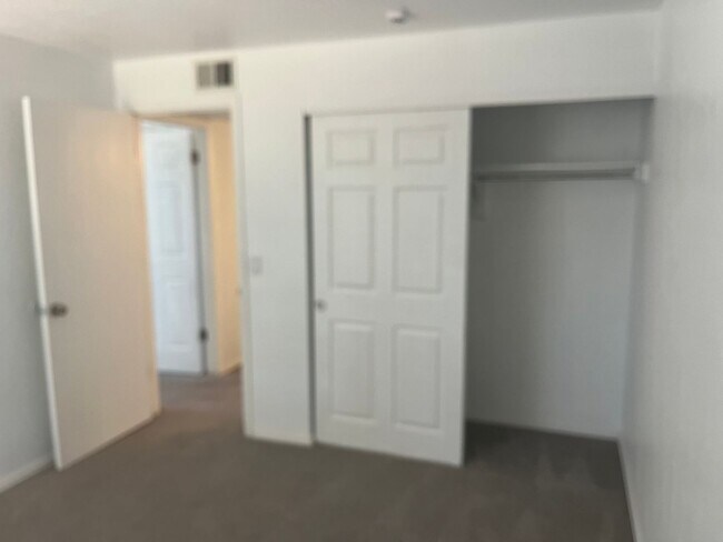 Building Photo - 14120 E Temple Dr