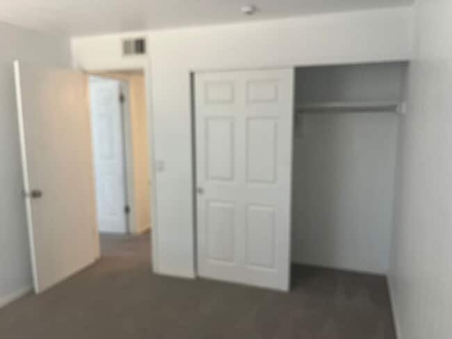 Building Photo - Bright 2 Bed 2 Bath Condo in great location!