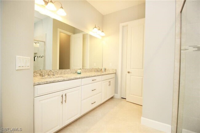Building Photo - 9456 Montelanico Loop