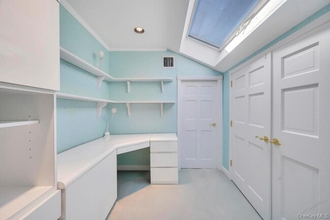 Building Photo - 22 Bayside Dr