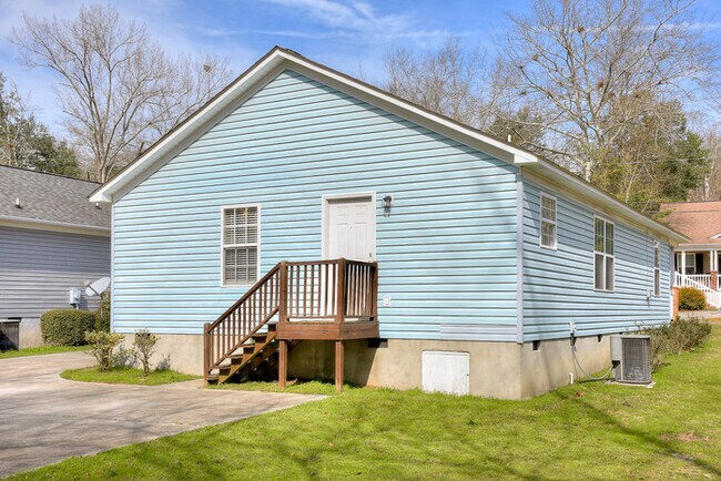 Building Photo - Quaint Three Bedroom Home for Rent in Aiken