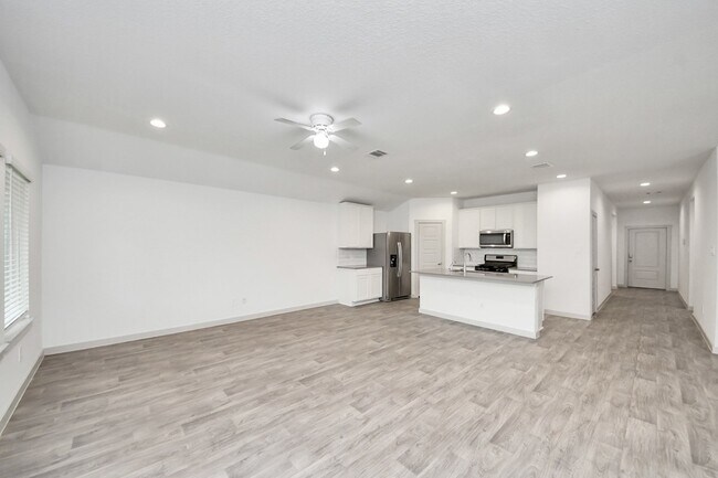 Building Photo - 7803 Golden Rubia Ln
