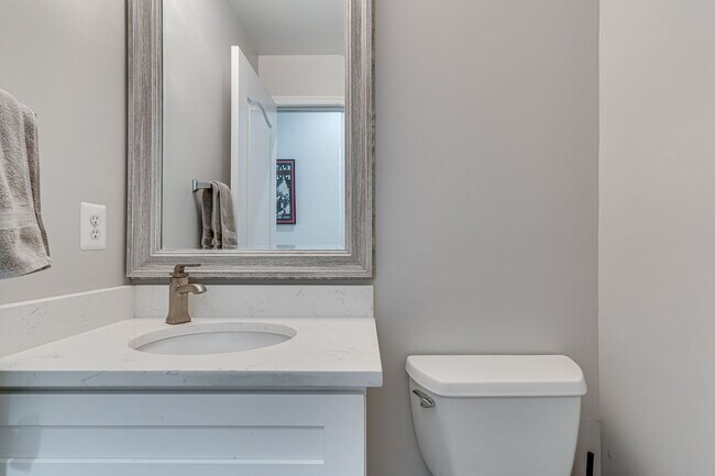 Building Photo - Belmont Bay Beauty! Three level two car ga...