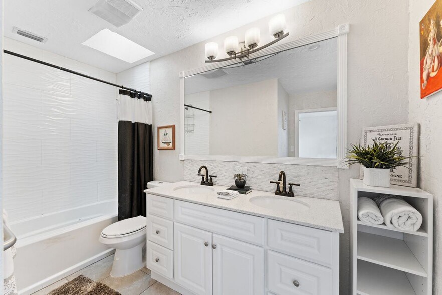 Building Photo - 1841 Buccaneer Dr