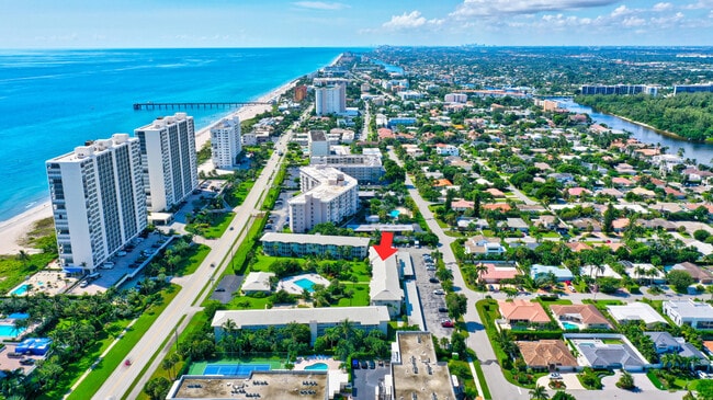 Building Photo - 2730 Banyan Rd