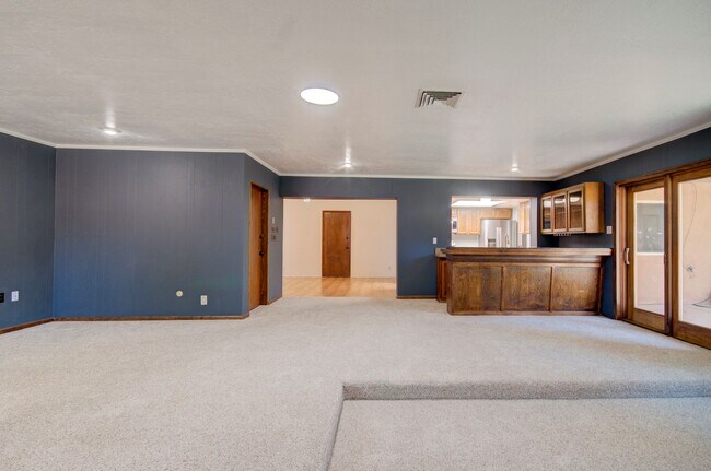 Building Photo - Amazing 3 Bedroom in the Academy Neighborhood