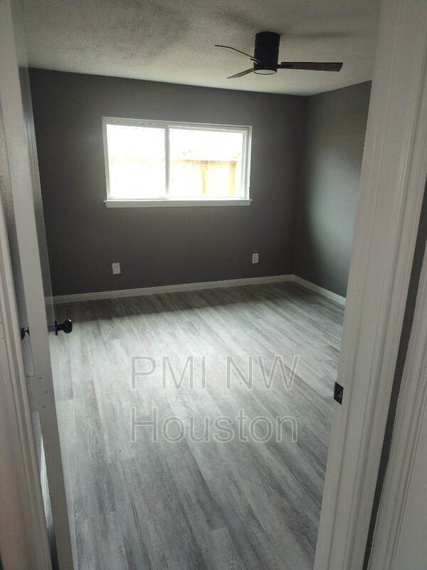 Building Photo - 2687 Gessner Rd