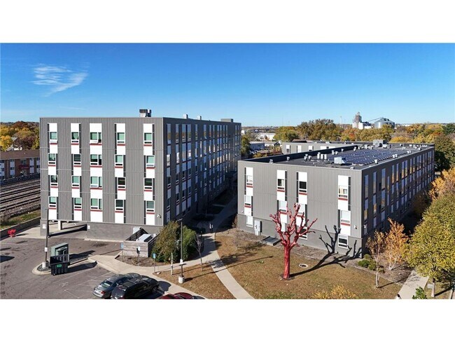 Building Photo - 2318 Jefferson St NE