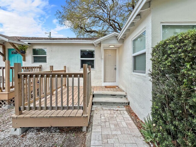 Building Photo - Beautifully Renovated 1 Bed | 1 Bath – Move-In Ready in the Heart of Clearwater!