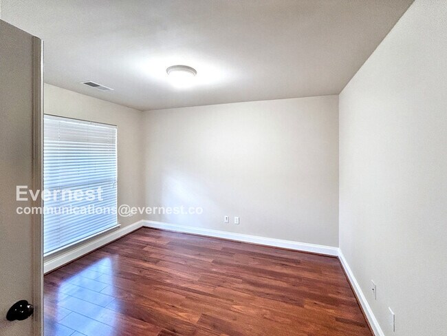 Building Photo - 316 Stoney Trail