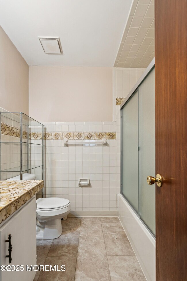 Building Photo - 202 Bonaire Dr
