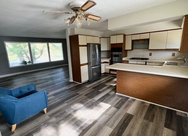 Building Photo - 5629 W Lincoln Creek Dr