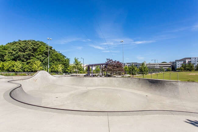 Building Photo - 620 Glen Iris Dr NE
