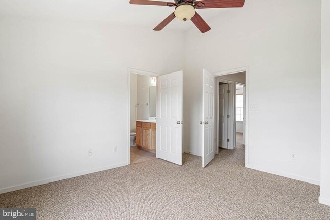 Building Photo - 26584 Raleigh Rd