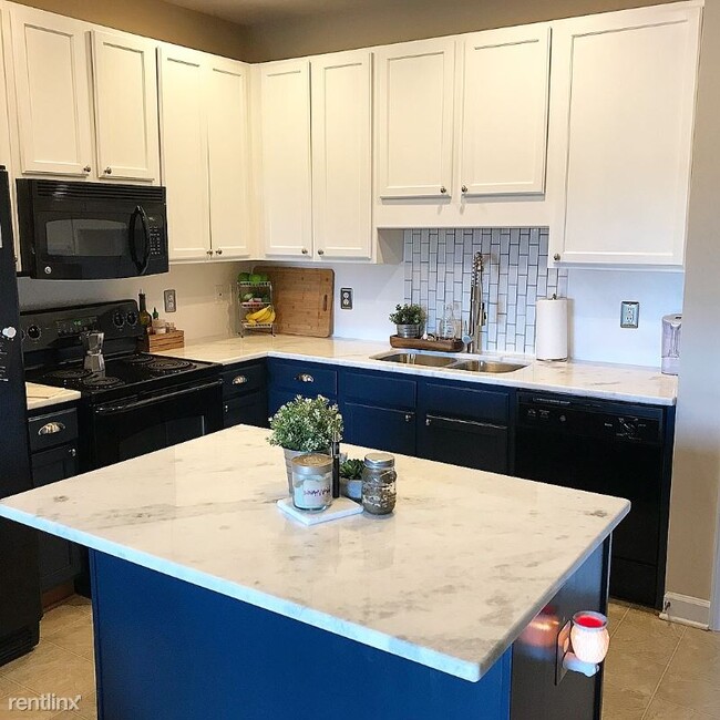 Building Photo - 4455 Brassfield Dr