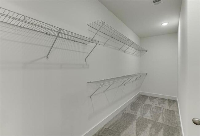 Building Photo - 5603 W Pine St