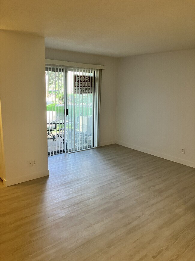Building Photo - 5300 E Cherry Creek South Dr