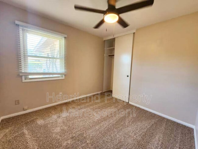 Building Photo - 698 Raymond St