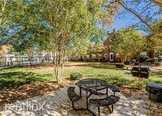 Building Photo - 2 br, 2 bath House - 19 W Locke Ln Unit U3