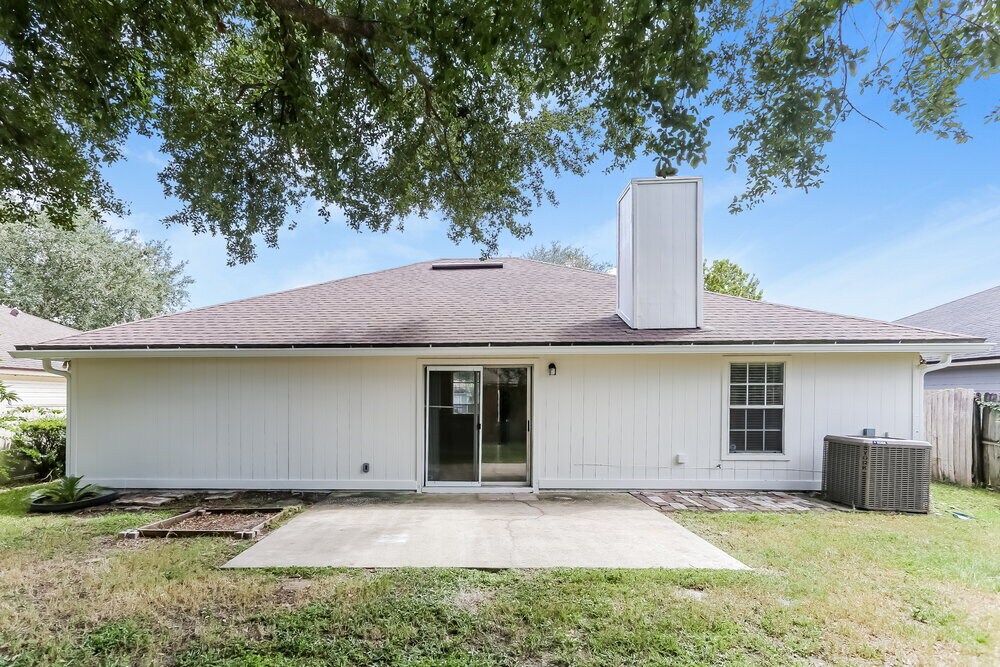 Building Photo - 3726 Woodbriar Dr