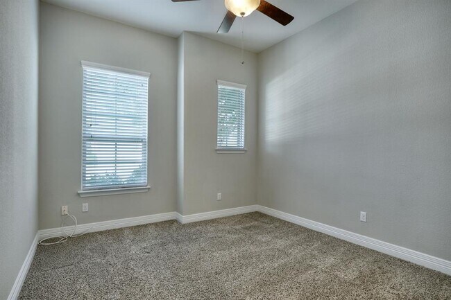 Building Photo - 108 Coral Bean Way