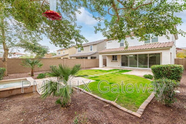 Building Photo - 735 E Constance Wy