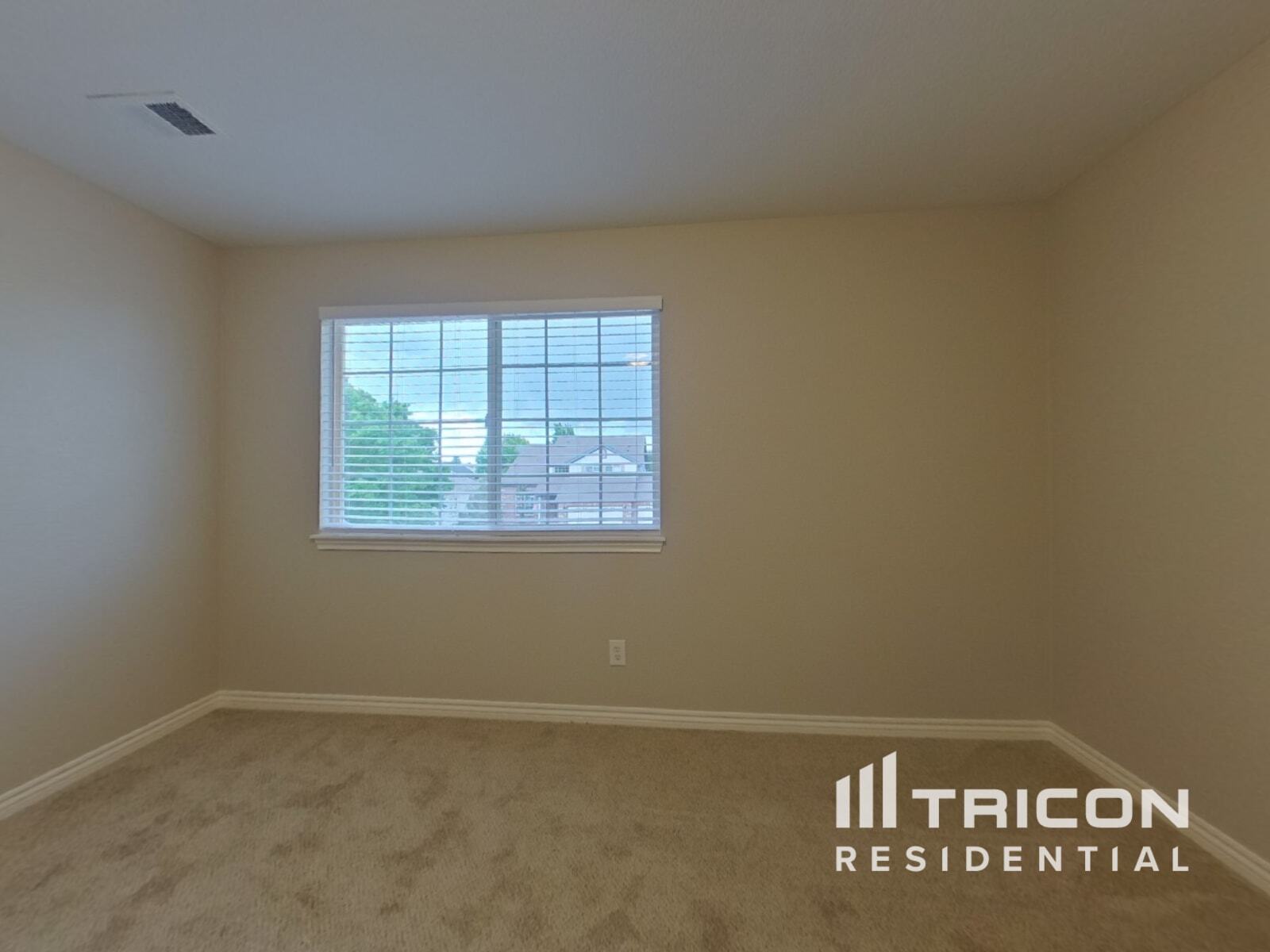 Building Photo - 17703 E Cloudberry Dr