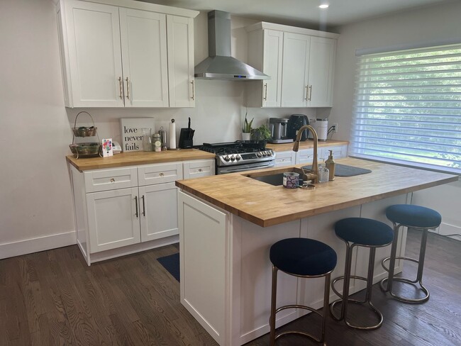 Building Photo - Beautiful Southfield Ranch