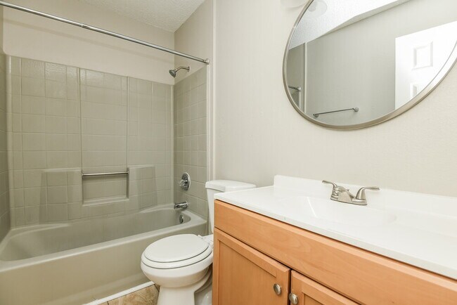 Building Photo - 5016 Santa Fe Ct