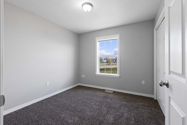 Building Photo - 4-Bed 2-Bath Hidden Gem on a Quiet Cul-de-Sac in Idaho Falls – Move-In Ready!