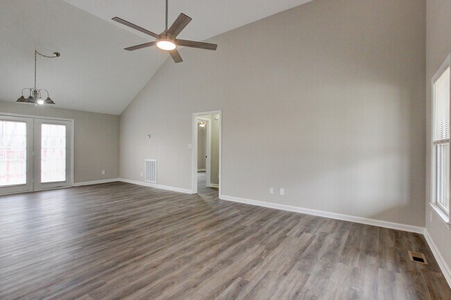 Building Photo - 2481 Clarksville Rd