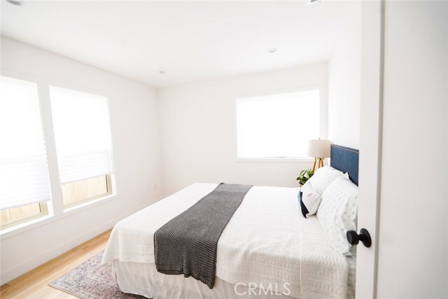 Building Photo - 3642 6th Ave