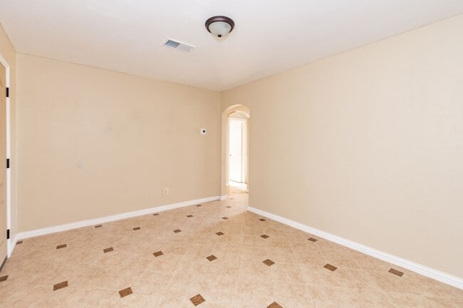 Building Photo - 2 bedroom home for lease!